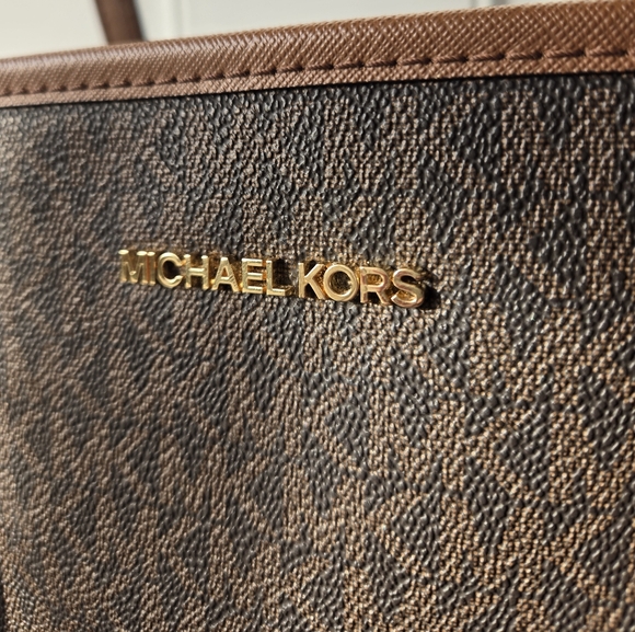 Michael Kors Large Jet Set Tote Bag - Picture 5 of 12